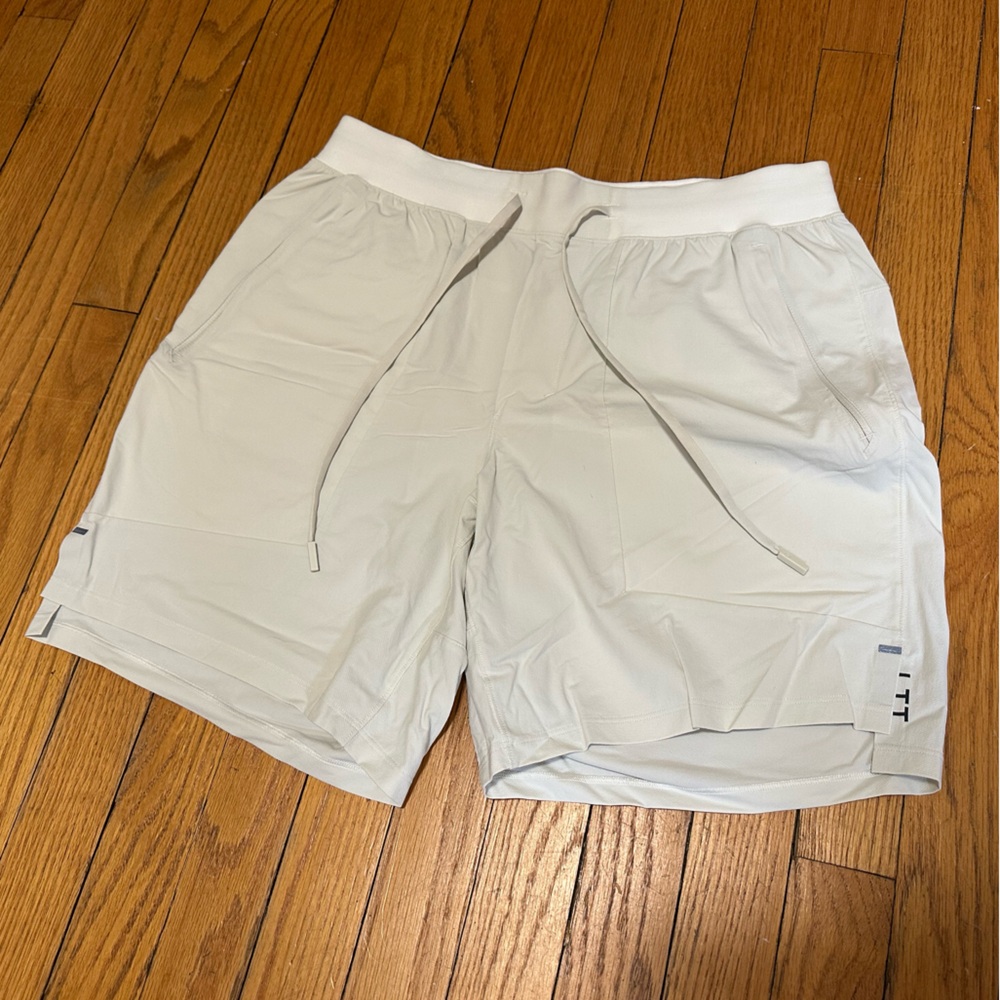 Lululemon License to Train Linerless Short 7" - Gray / Silver
